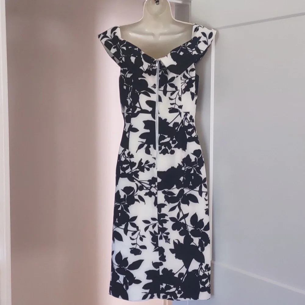 Bardot Black & White Floral Print Off the Shoulder Dress - Size 8 (M) - Picture 4 of 13